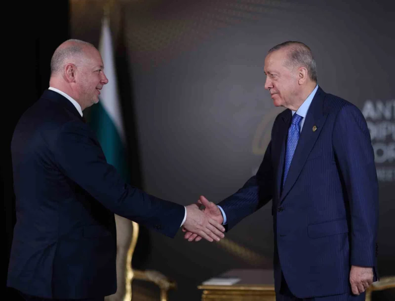 Bulgaristan Cumhurbaşkanı İstifası: Radev'in Siyasi Planları Neler? | TrendsOmni Dijital Haber Portalı