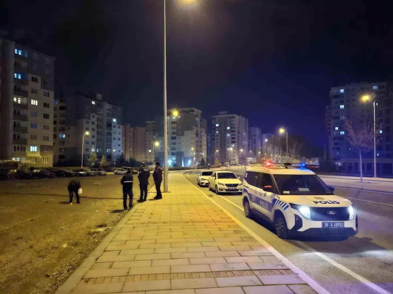 Kayseri Bıçaklama Olayı: Genç Çocuk Binalara Sığınırken Ne Oldu? | TrendsOmni Dijital Haber Portalı