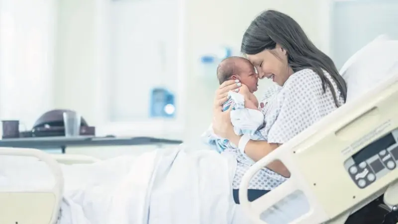 Florida Doğurganlık Kliniğinde Şok: Ebeveynlerin Sırrı Ortaya Çıktı | TrendsOmni Dijital Haber Portalı